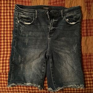 Judy Blue Bermuda shorts. These are a darker blue!